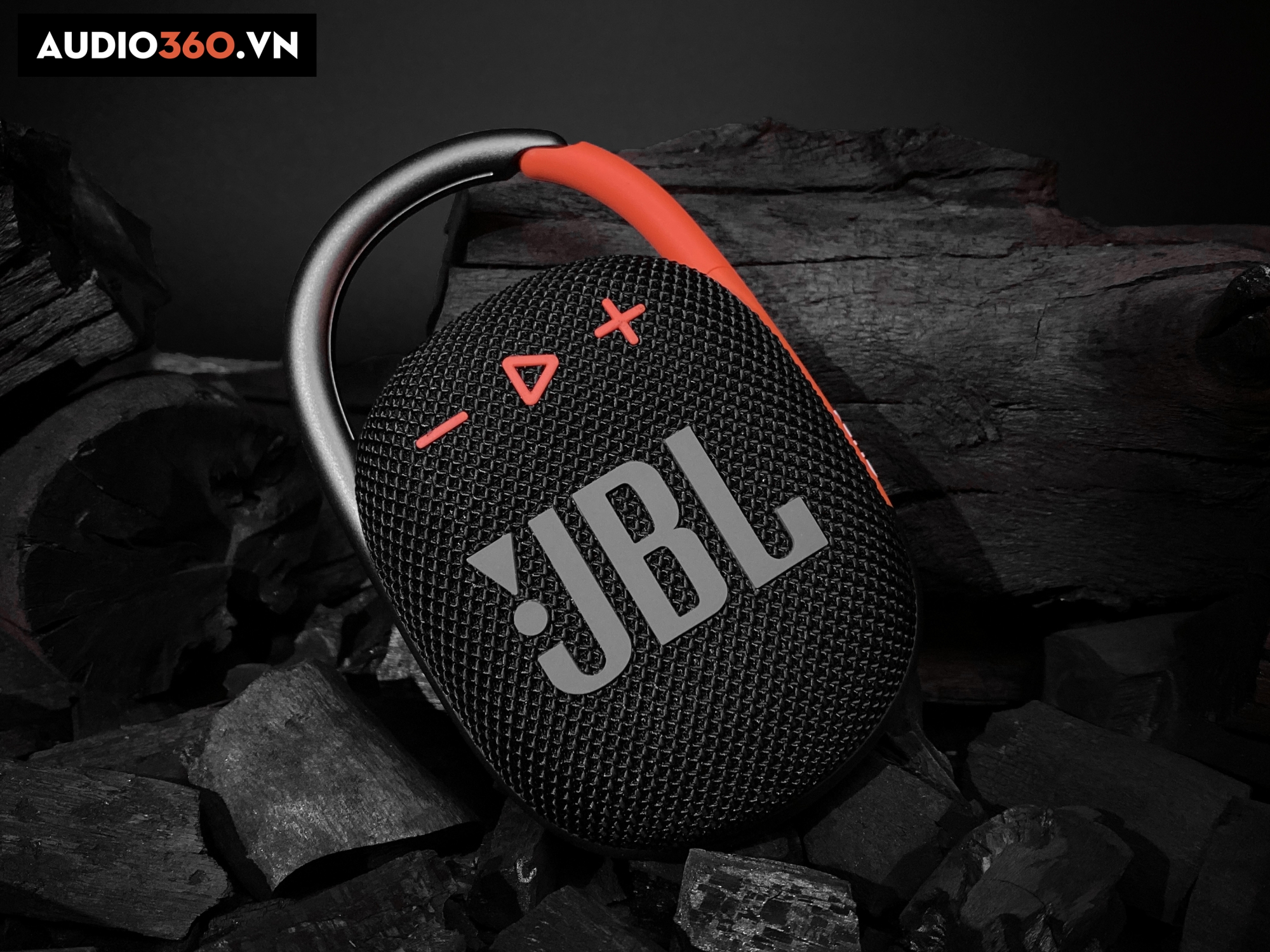 Loa bluetooth JBL Clip 4 có thiết kế siêu di động chống nước “cực chất” kết hợp với chất âm sắc bén
